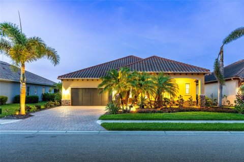 Casa en Bradenton, Florida 3 dormitorios, 245.35 m2 № 2110364