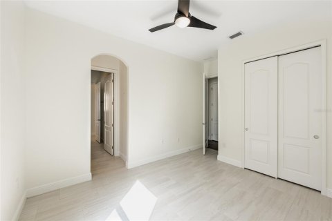 House in Bradenton, Florida 3 bedrooms, 245.35 sq.m. № 2110364 - photo 30