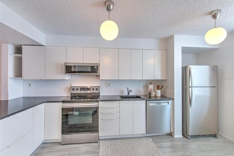 Condominio en alquiler en Longboat Key, Florida, 2 dormitorios, 135.27 m2 № 1537432 - foto 10
