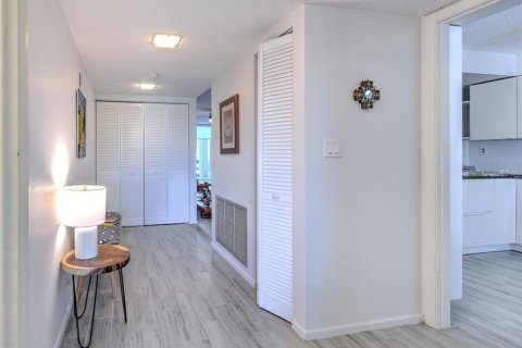 Condominio en alquiler en Longboat Key, Florida, 2 dormitorios, 135.27 m2 № 1537432 - foto 8