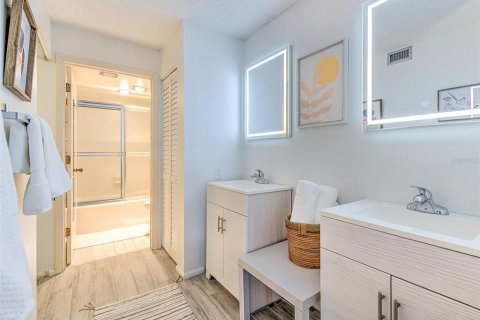 Condominio en alquiler en Longboat Key, Florida, 2 dormitorios, 135.27 m2 № 1537432 - foto 27
