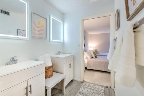 Condominio en alquiler en Longboat Key, Florida, 2 dormitorios, 135.27 m2 № 1537432 - foto 28