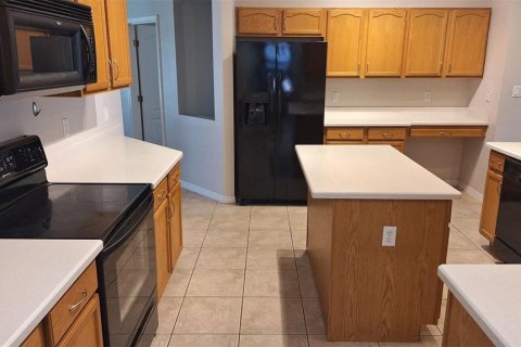 House in Tavares, Florida 4 bedrooms, 176.61 sq.m. № 2214076 - photo 3