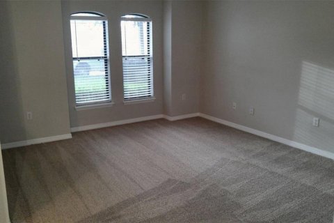 House in Tavares, Florida 4 bedrooms, 176.61 sq.m. № 2214076 - photo 5