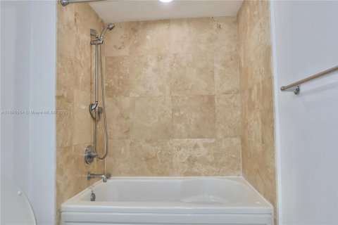 Appartement à louer à Miami, Floride: 1 chambre, 91.14 m2 № 1947203 - photo 10