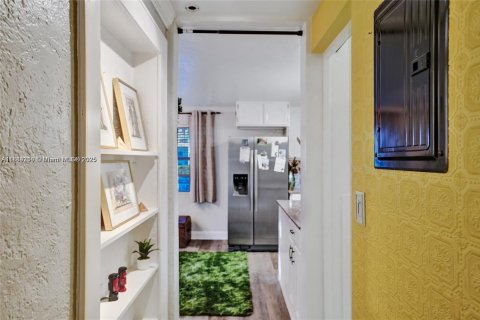 Снять в аренду виллу или дом в Уилтон-Мэнорс, Флорида 2 спальни, 64.66м2, № 1931010 - фото 8