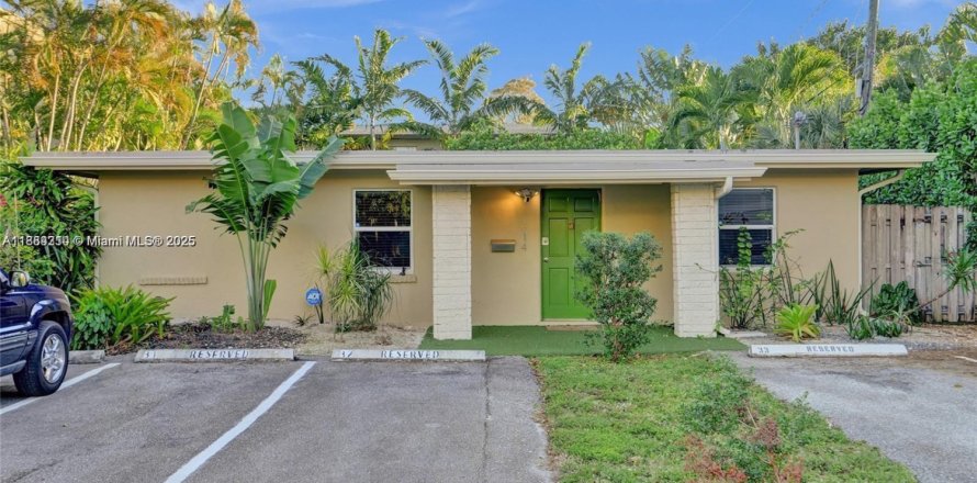 Дом в Уилтон-Мэнорс, Флорида 2 спальни, 64.66м2 № 1931010