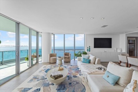 Copropriété à vendre à Miami, Floride: 4 chambres, 317.26 m2 № 1875485 - photo 5
