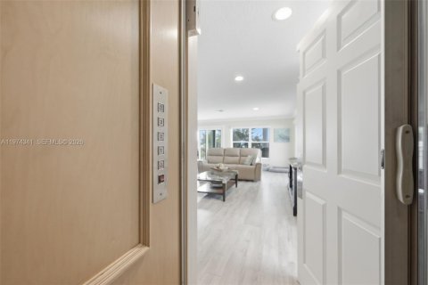 Купить виллу или дом в Дженсен-Бич, Флорида 2 спальни, 228.54м2, № 2049891 - фото 7