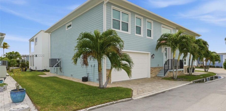 Дом в Дженсен-Бич, Флорида 2 спальни, 228.54м2 № 2049891