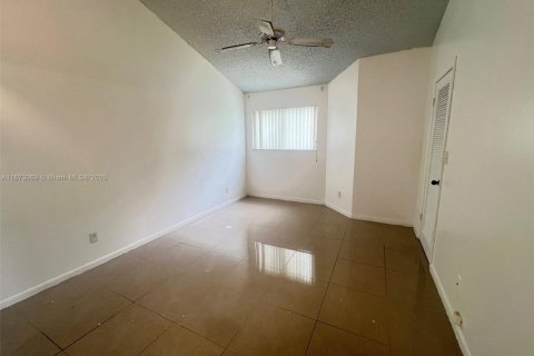 Apartamento en alquiler en Oakland Park, Florida, 1 dormitorio, 81.01 m2 № 1925397 - foto 12