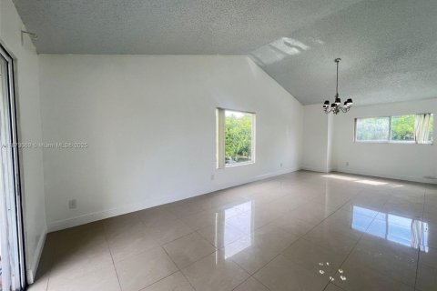 Apartamento en alquiler en Oakland Park, Florida, 1 dormitorio, 81.01 m2 № 1925397 - foto 6