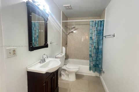 Apartamento en alquiler en Oakland Park, Florida, 1 dormitorio, 81.01 m2 № 1925397 - foto 14