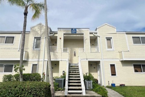 Appartement à louer à Oakland Park, Floride: 1 chambre, 81.01 m2 № 1925397 - photo 1