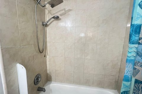Apartamento en alquiler en Oakland Park, Florida, 1 dormitorio, 81.01 m2 № 1925397 - foto 15