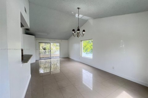 Apartamento en alquiler en Oakland Park, Florida, 1 dormitorio, 81.01 m2 № 1925397 - foto 8