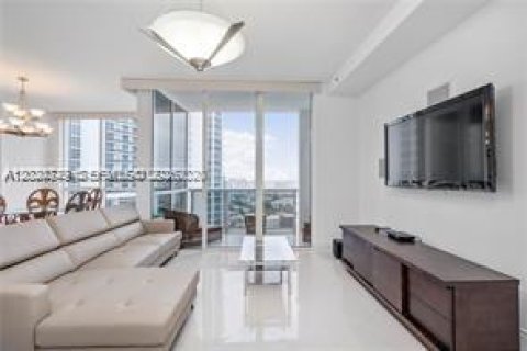 Condo in Sunny Isles Beach, Florida, 2 bedrooms № 2186286 - photo 2