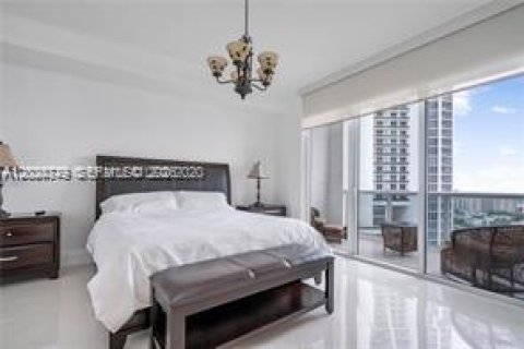 Condo in Sunny Isles Beach, Florida, 2 bedrooms № 2186286 - photo 13