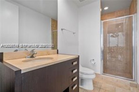 Condo in Sunny Isles Beach, Florida, 2 bedrooms № 2186286 - photo 9