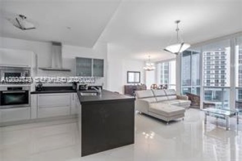 Condo in Sunny Isles Beach, Florida, 2 bedrooms № 2186286 - photo 6