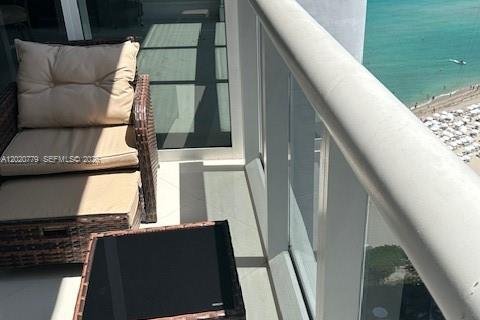 Condo in Sunny Isles Beach, Florida, 2 bedrooms № 2186286 - photo 30