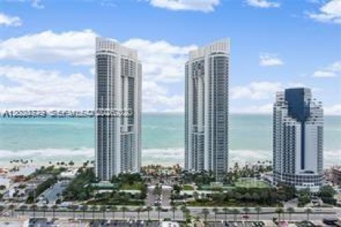 Condo in Sunny Isles Beach, Florida, 2 bedrooms № 2186286 - photo 19