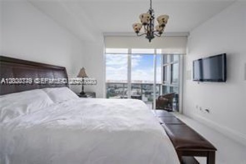 Condo in Sunny Isles Beach, Florida, 2 bedrooms № 2186286 - photo 14