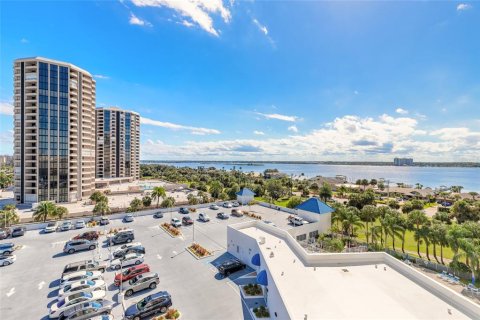 Condo in Daytona Beach Shores, Florida, 3 bedrooms № 2422707 - photo 22