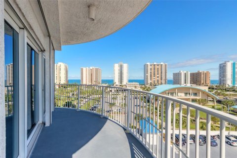 Condo in Daytona Beach Shores, Florida, 3 bedrooms № 2422707 - photo 20