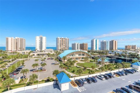 Condo in Daytona Beach Shores, Florida, 3 bedrooms № 2422707 - photo 21