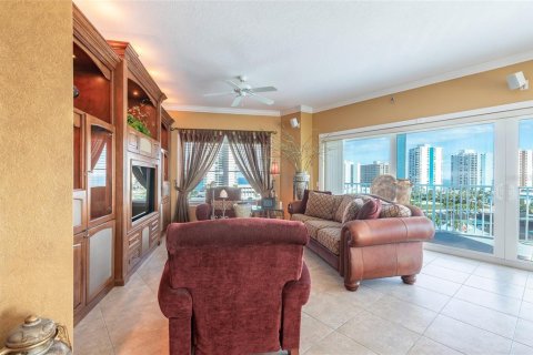 Condo in Daytona Beach Shores, Florida, 3 bedrooms № 2422707 - photo 11