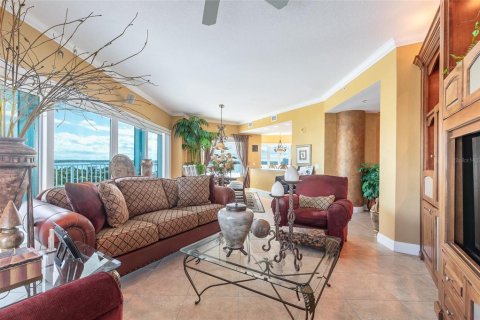 Condo in Daytona Beach Shores, Florida, 3 bedrooms № 2422707 - photo 14