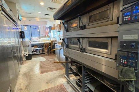 Immobilier commercial à Hallandale Beach, Floride № 2014415