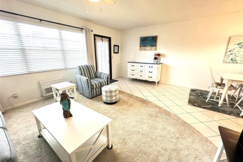 Condo in Deerfield Beach, Florida, 1 bedroom  № 2175614 - photo 4