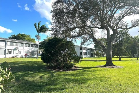Condo in Deerfield Beach, Florida, 1 bedroom  № 2175614 - photo 21