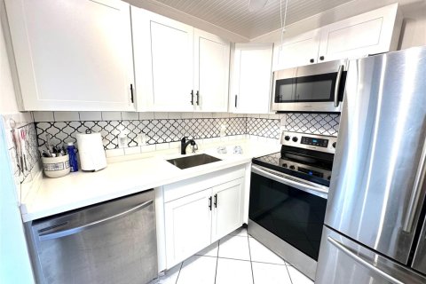 Condo in Deerfield Beach, Florida, 1 bedroom  № 2175614 - photo 7