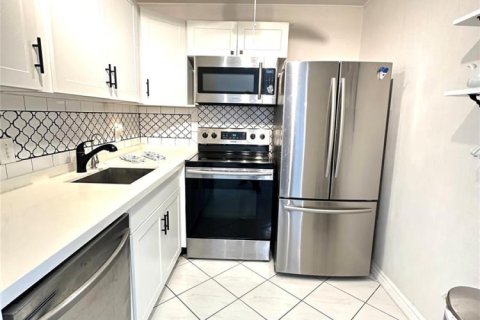 Condo in Deerfield Beach, Florida, 1 bedroom  № 2175614 - photo 6