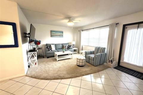 Condo in Deerfield Beach, Florida, 1 bedroom  № 2175614 - photo 2