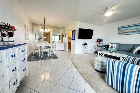 Condo in Deerfield Beach, Florida, 1 bedroom № 2175614