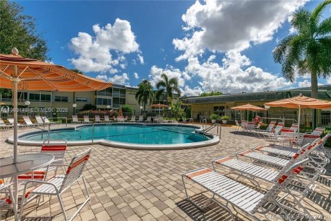 Copropriété à vendre à Lauderhill, Floride: 1 chambre, 63.17 m2 № 2045612 - photo 23