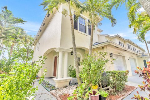 Townhouse in Lake Worth, Florida 3 bedrooms, 150.32 sq.m. № 2249867
