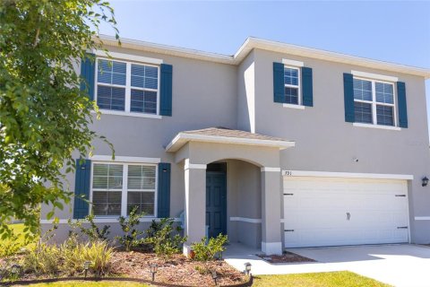 House in Auburndale, Florida 5 bedrooms, 250.46 sq.m. № 2097740