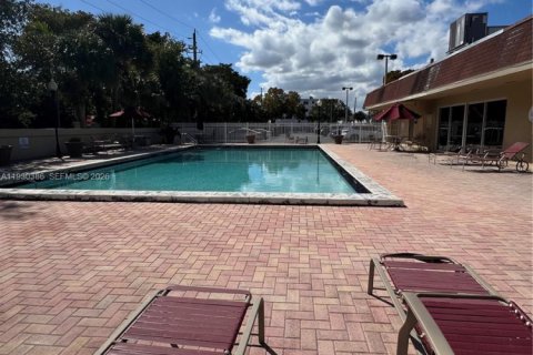 Condominio en venta en North Miami, Florida, 2 dormitorios, 83.15 m2 № 1989164 - foto 18