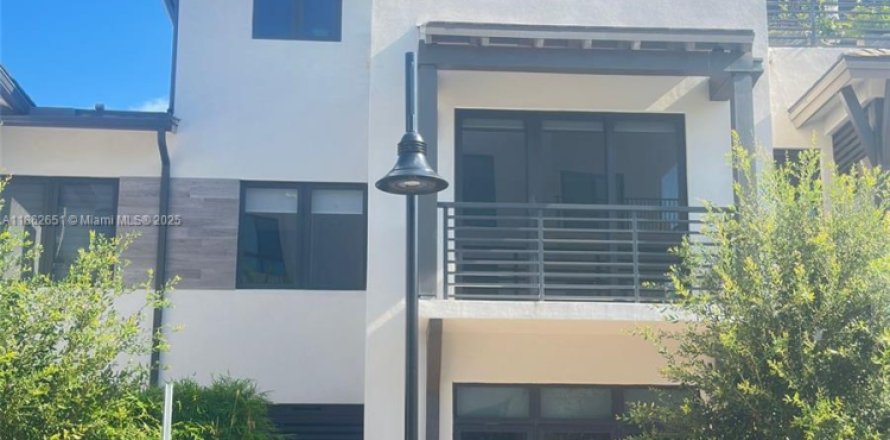 Touwnhouse à Doral, Floride 4 chambres, 250.28 m2 № 1891049