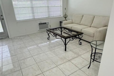 Condo in West Palm Beach, Florida, 1 bedroom  № 1269498 - photo 12