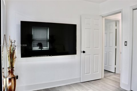 House in Miami Gardens, Florida 4 bedrooms, 95.88 sq.m. № 2173715 - photo 26