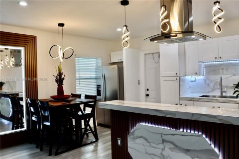 House in Miami Gardens, Florida 4 bedrooms, 95.88 sq.m. № 2173715 - photo 16