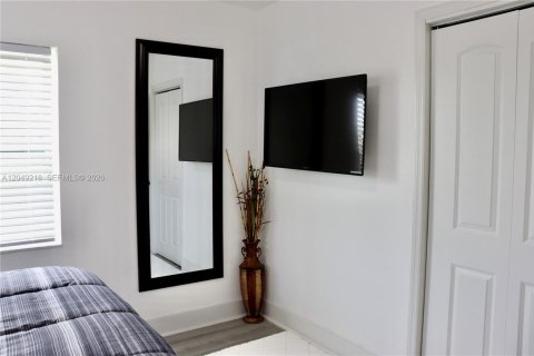 House in Miami Gardens, Florida 4 bedrooms, 95.88 sq.m. № 2173715 - photo 18