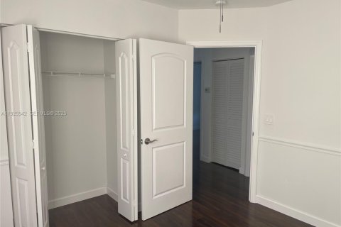 Villa ou maison à louer à Wellington, Floride: 4 chambres, 172.05 m2 № 1991949 - photo 16