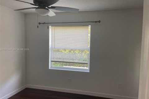 Villa ou maison à louer à Wellington, Floride: 4 chambres, 172.05 m2 № 1991949 - photo 10